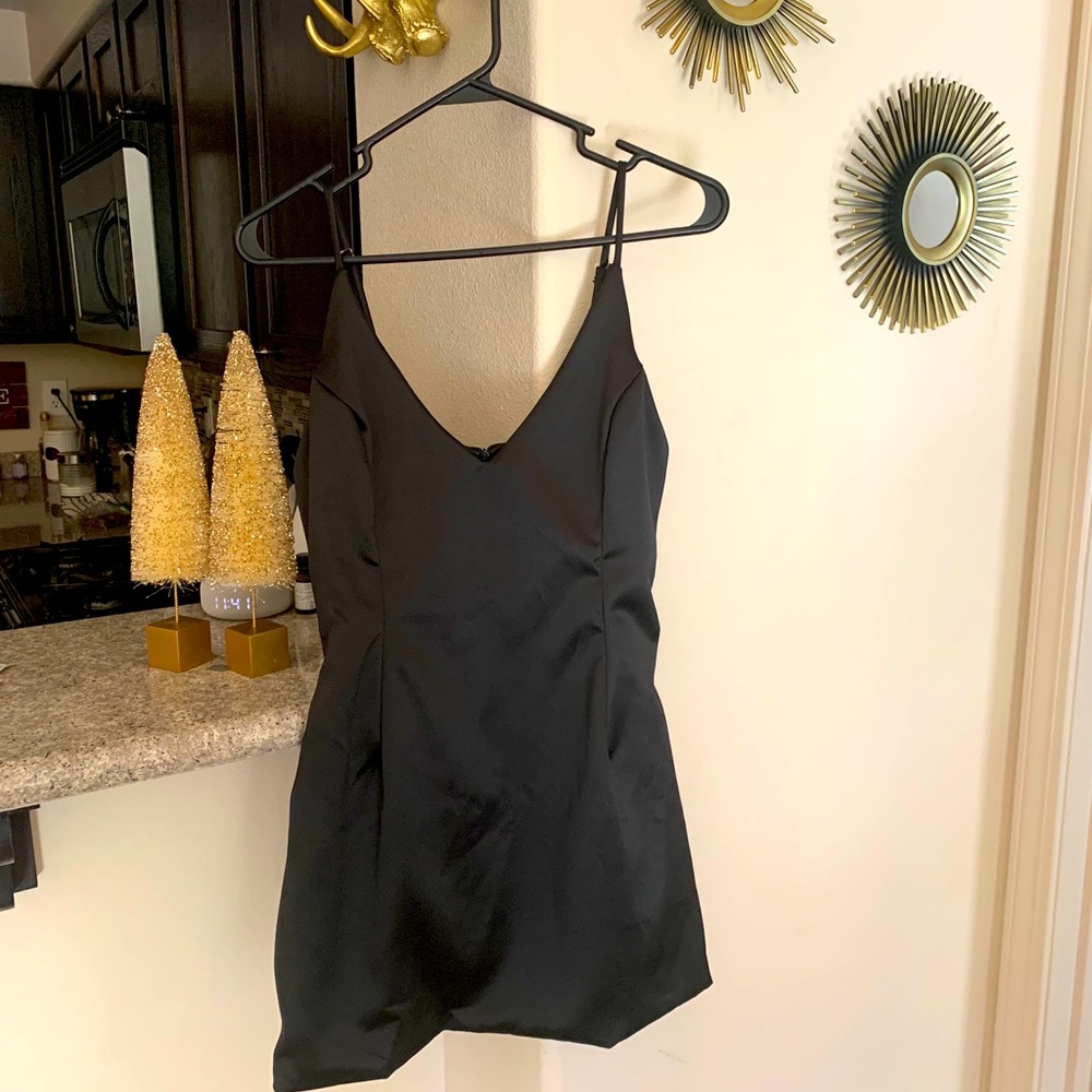Laura’s Boutique Selena Dress in BLACK SIZE MEDIUM